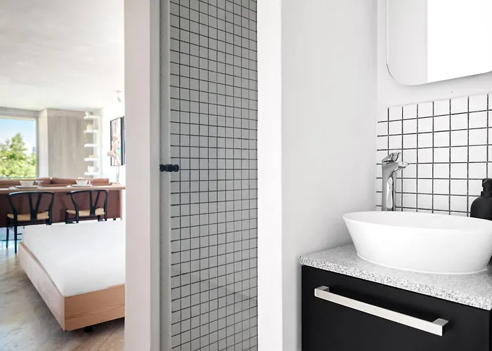 Par 502 Apartment *