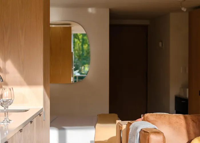 Par 502 Apartment *