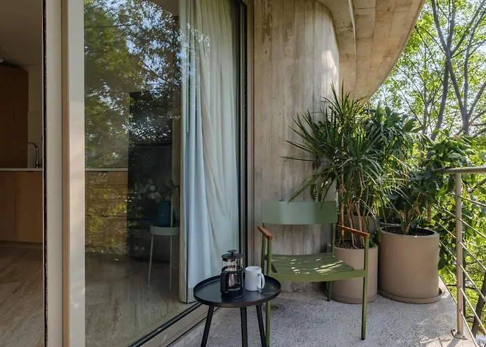 Par 502 Apartment